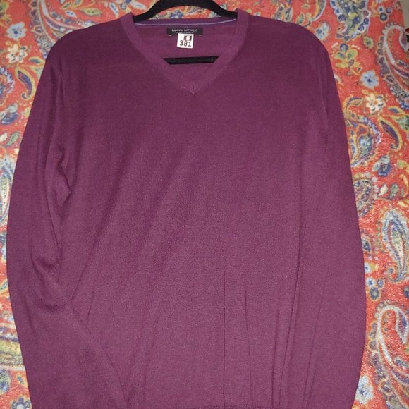 Banana Republic V-Neck design Maroon lightly worn Sweater Size Medium - Picture 6 of 7